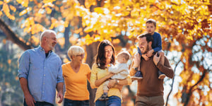 autumn-family-extended-happy