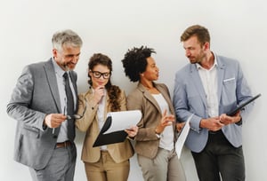 winter-business-professionals-working-together