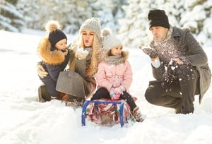 winter-family-fun-in-snow